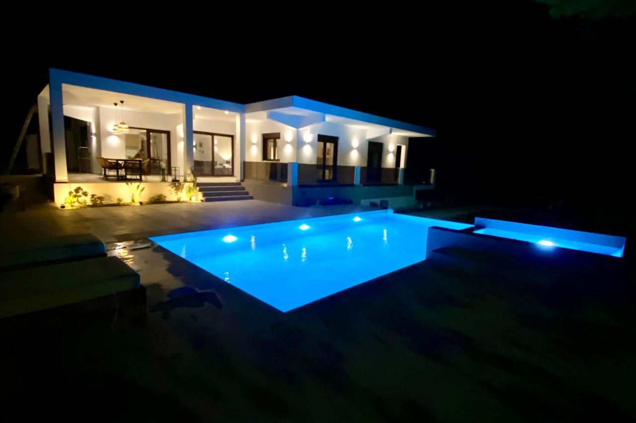 Luxury Villa Anemone With Private Pool Pastida ภายนอก รูปภาพ