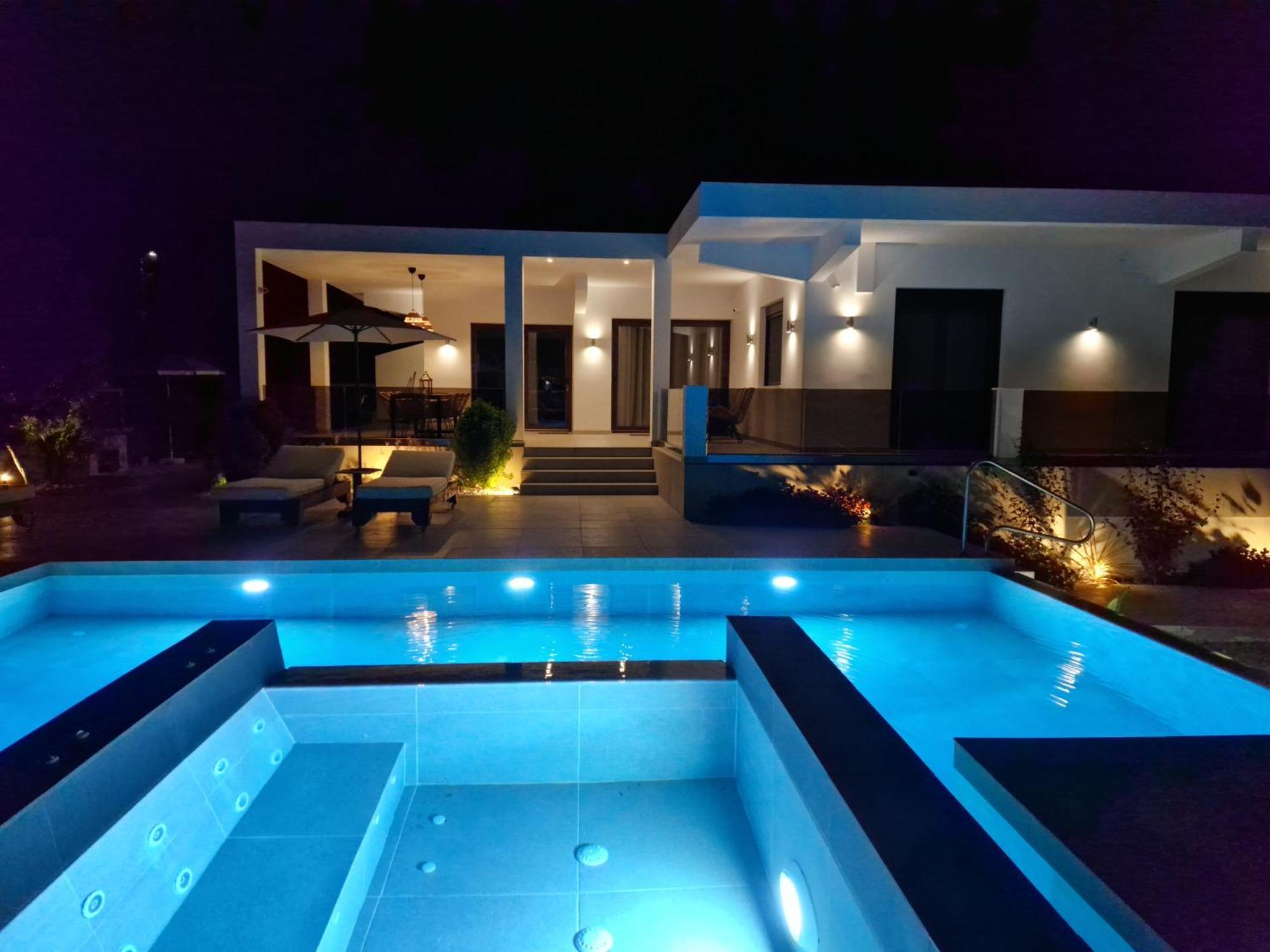 Luxury Villa Anemone With Private Pool Pastida ภายนอก รูปภาพ